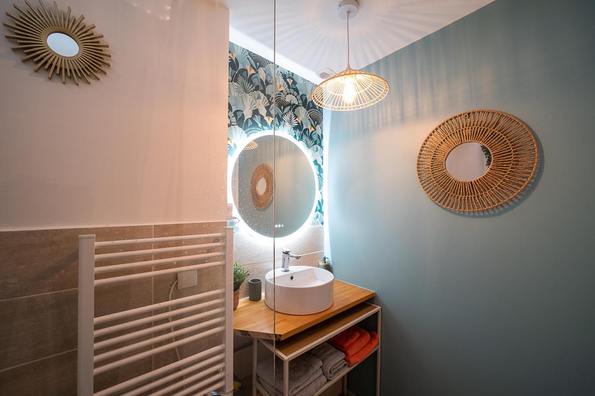 Le Cosy Centre, 2 2 Bathrooms, Free Wifi, Lift, Central, Renovated, Spacious