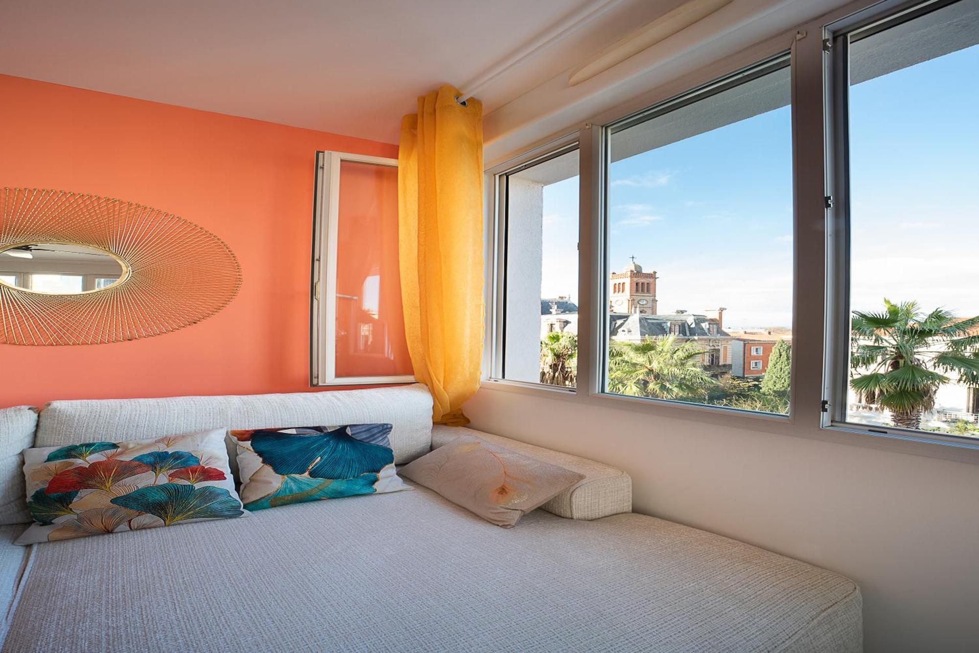 Le Cosy Centre, 2 2 Bathrooms, Free Wifi, Lift, Central, Renovated, Spacious